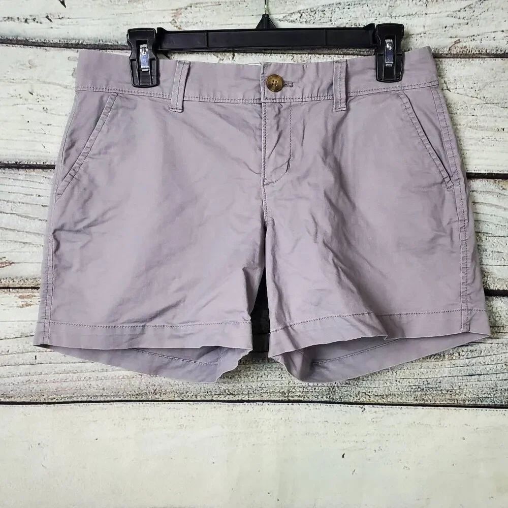 Old Navy Women’s Khaki Chino Shorts Size 2 Regular Standard Gray